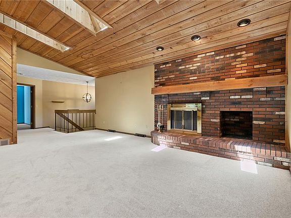 3rd image of 5909 Mallard Ct