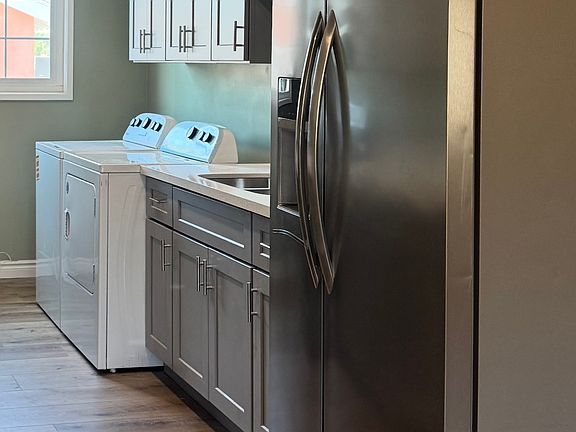 3rd image of 6340 Pierce Ave #6