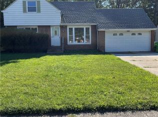 1900 Braeburn Park Dr, Euclid, OH