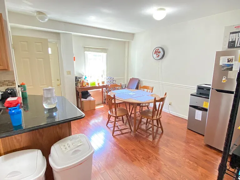 12 Lopez St — Photo 10