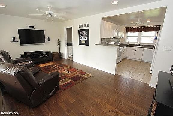 2nd image of 428 S Lincoln Ave