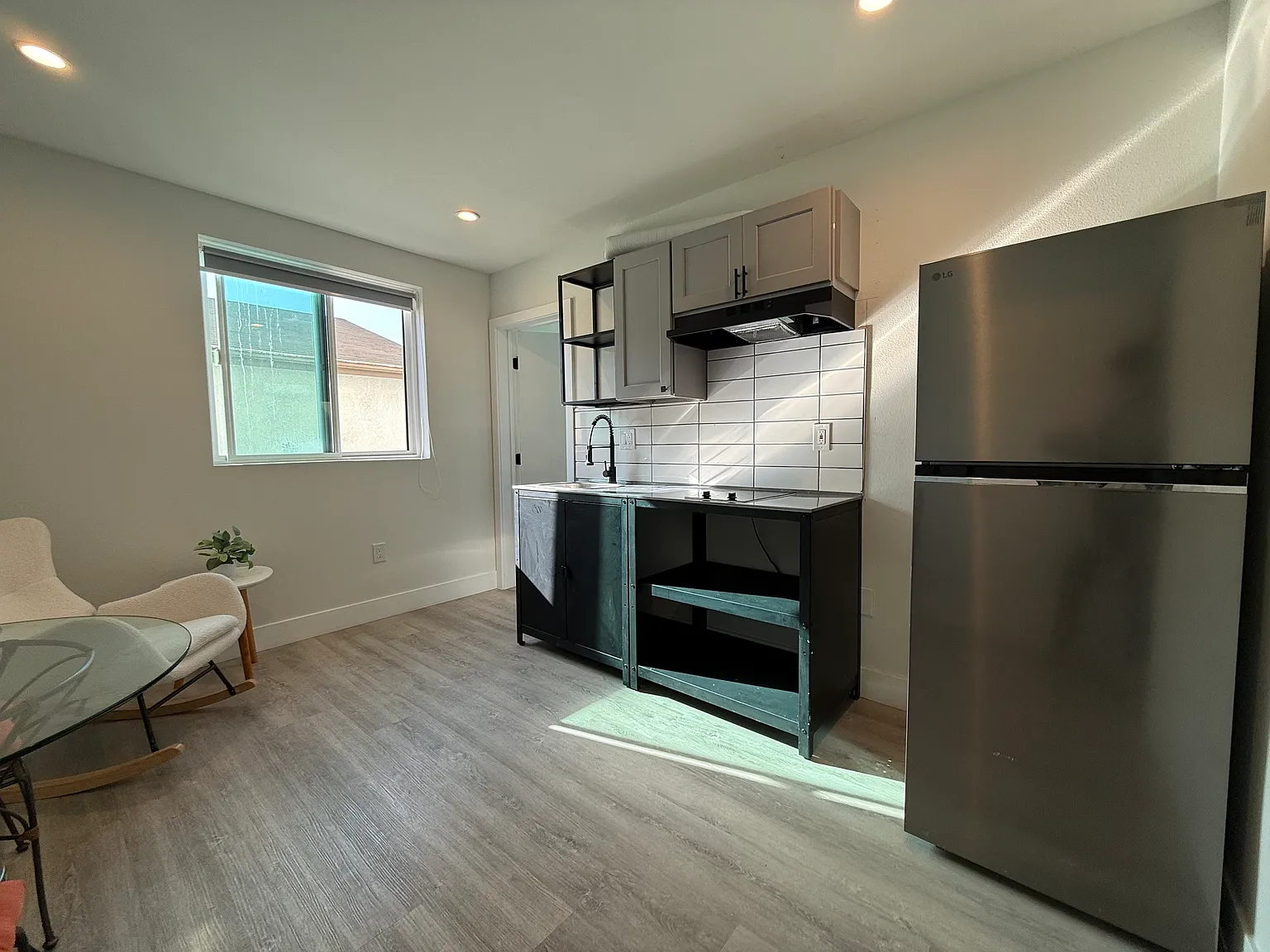 1 bed, 1.5 bath, 400 sqft, $2,000 — Photo 1