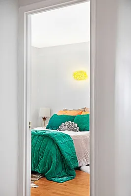 Sold by Compass | media 22