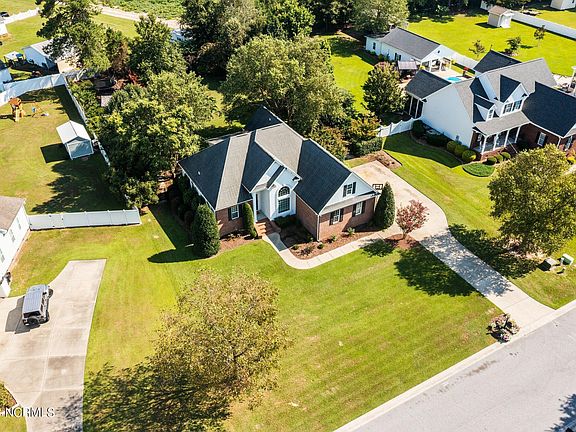 4th image of 1241 Naples Drive
