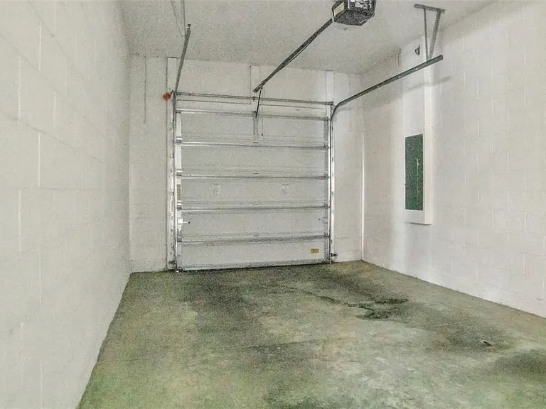 1081 Windlass Ct — Photo 42