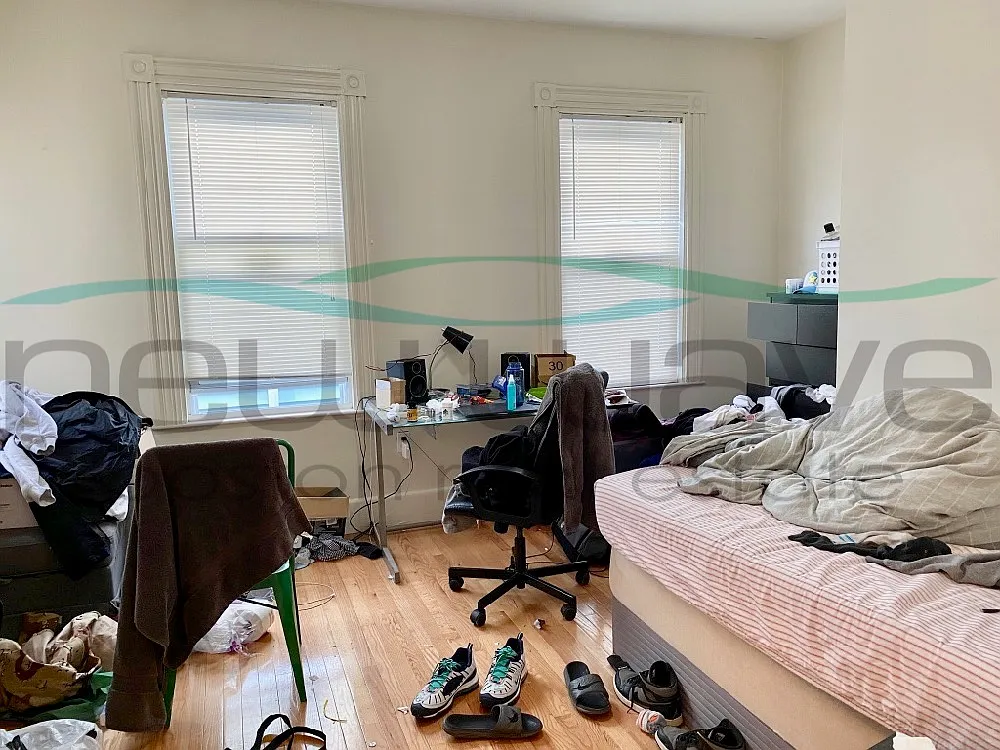 3 bed, 1150 sqft, $4,300 — Photo 2