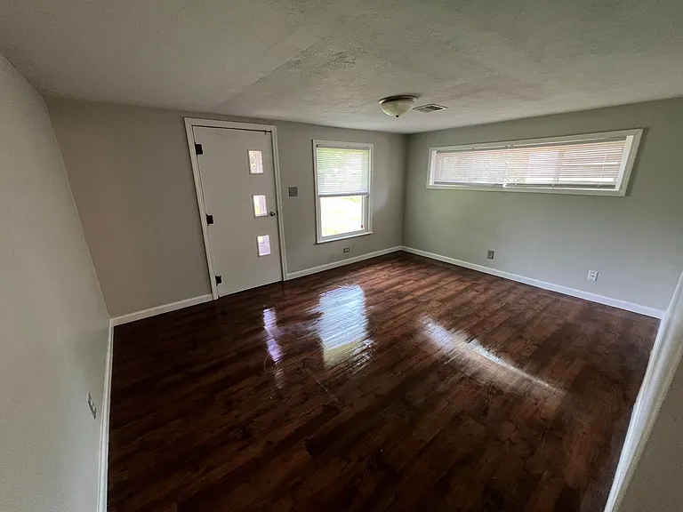 2554 Little St — Photo 13