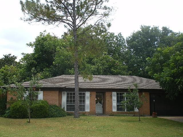 1st image of 6521 Winifred Dr