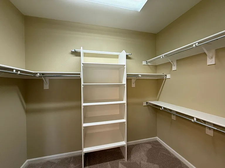 7437 Bloomsbury Way — Photo 14