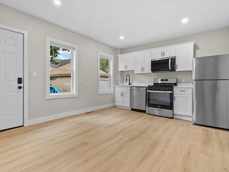 54 Cedar St #1 — Photo 2