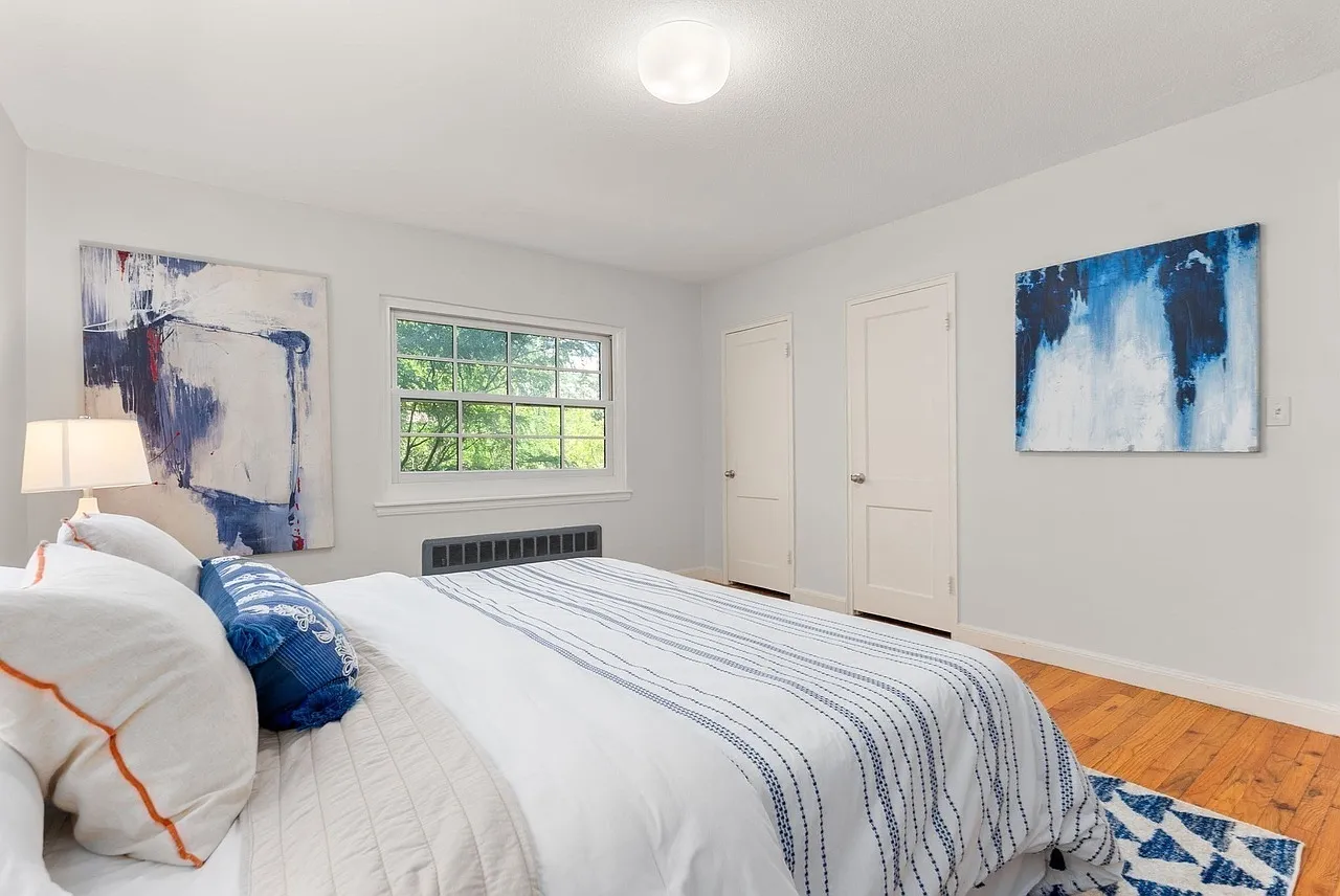 648 Washington St — Photo 3