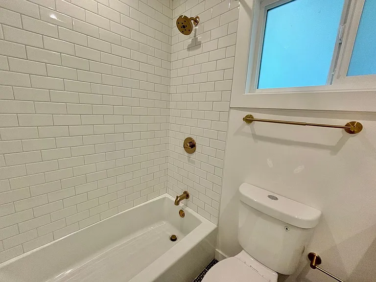4657 Coldwater Canyon Ave — Photo 10