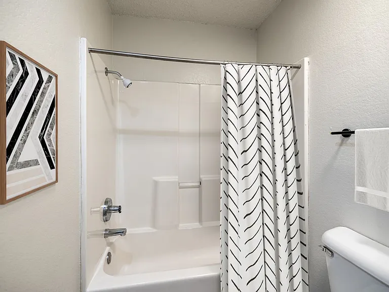 Crown Ridge Apartments — Photo 31
