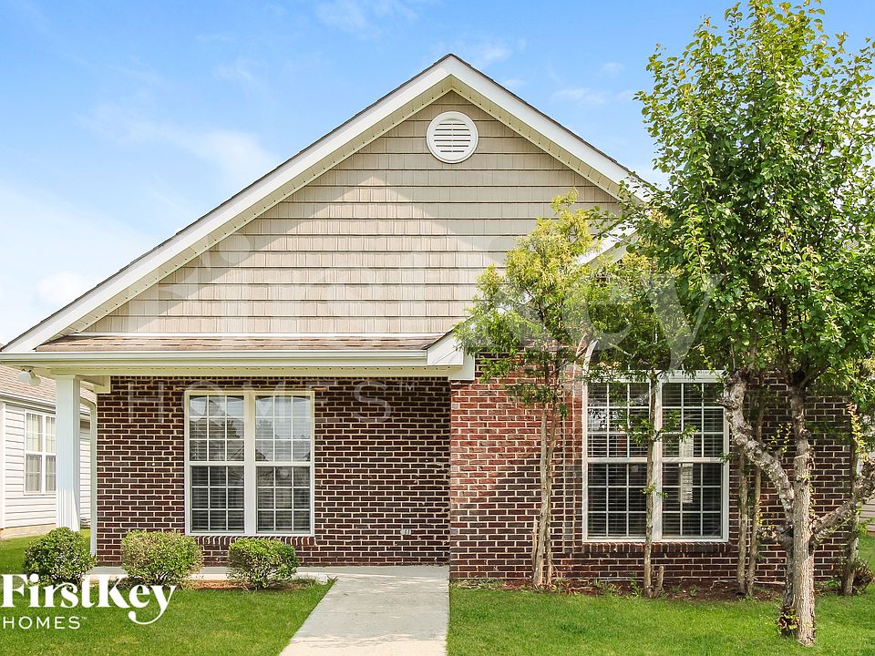 1st image of 2218 Village Ln