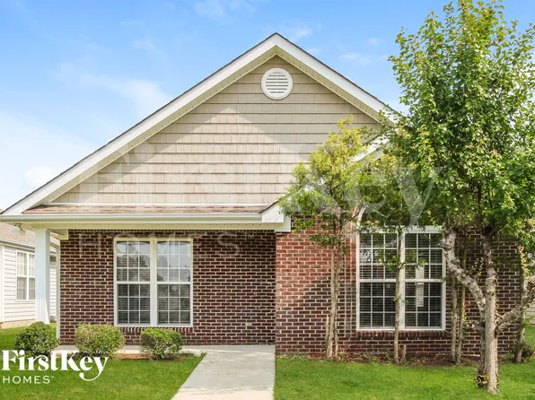 2218 Village Ln, Calera, AL 35040