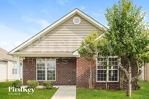 2218 Village Ln Photo 1