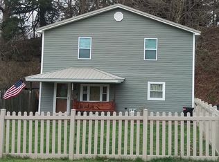 2060 Millerstown Rd, Tarentum, PA 15084