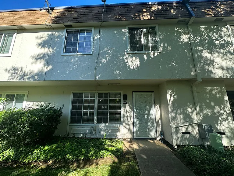 8879 Salmon Falls Dr #C — Photo 1