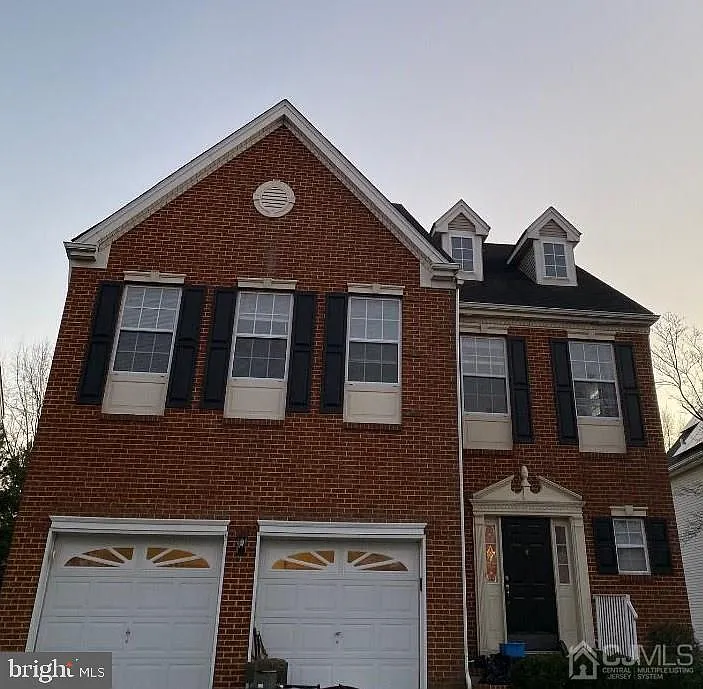 33 Marion Dr