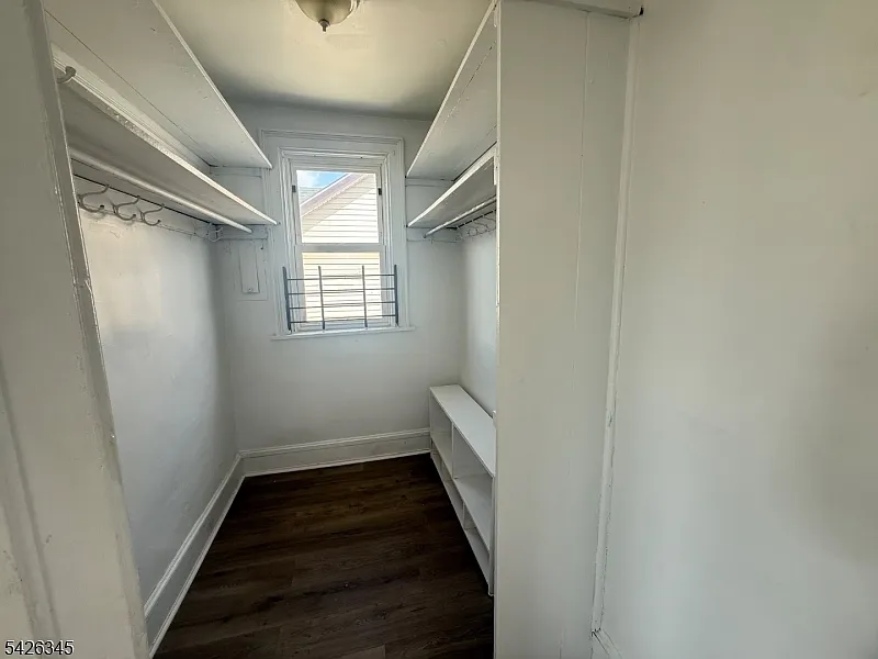 Building Photo - 44 Treacy Ave #3