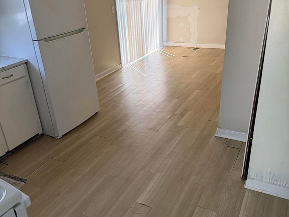 4th image of 174 Chatham Cir