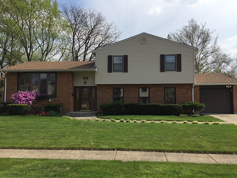 1st image of 1339 E Gloria Dr