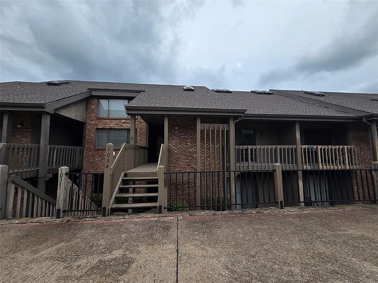 1038 Signal Ridge Pl — Photo 4