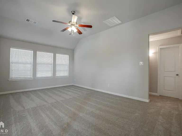 133 Knight Of Realm Blvd — Photo 22