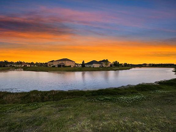 4th image of 635 Porta Rosa Cir