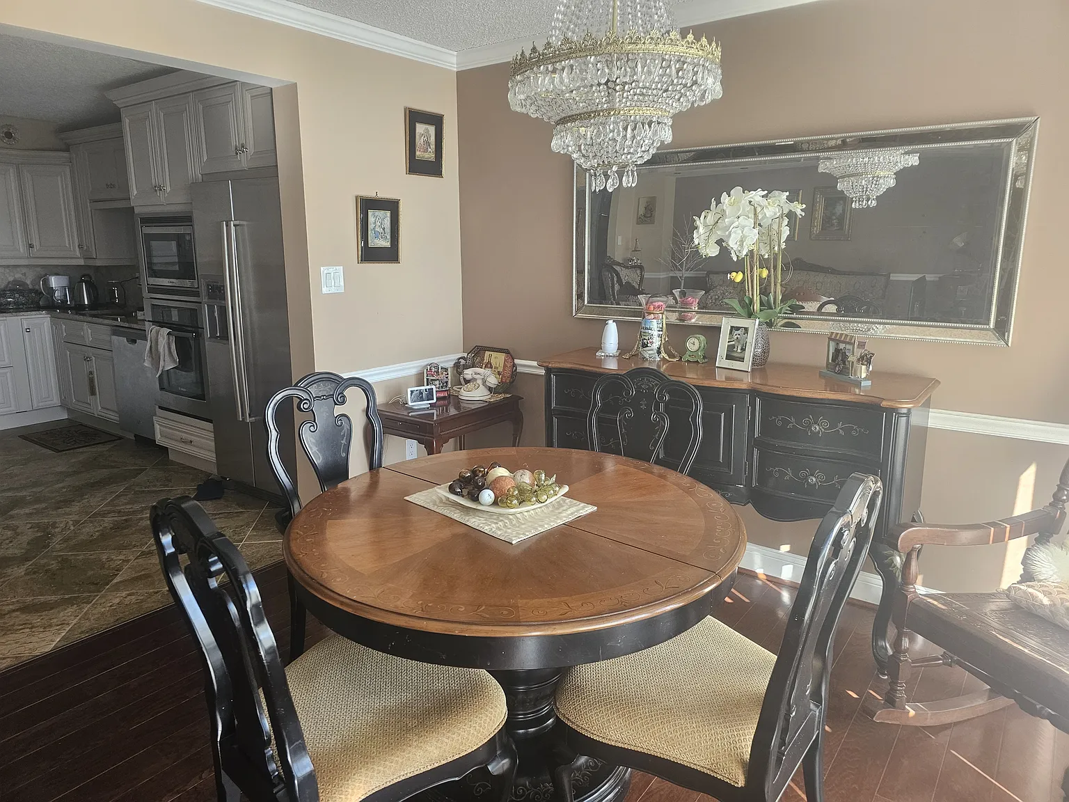 2 bed, 1200 sqft, $2,440 — Photo 4