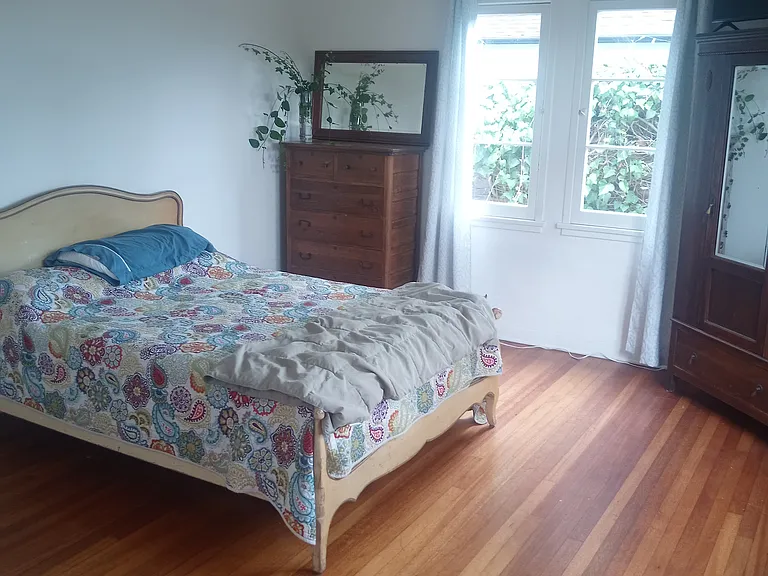 Front bedrom