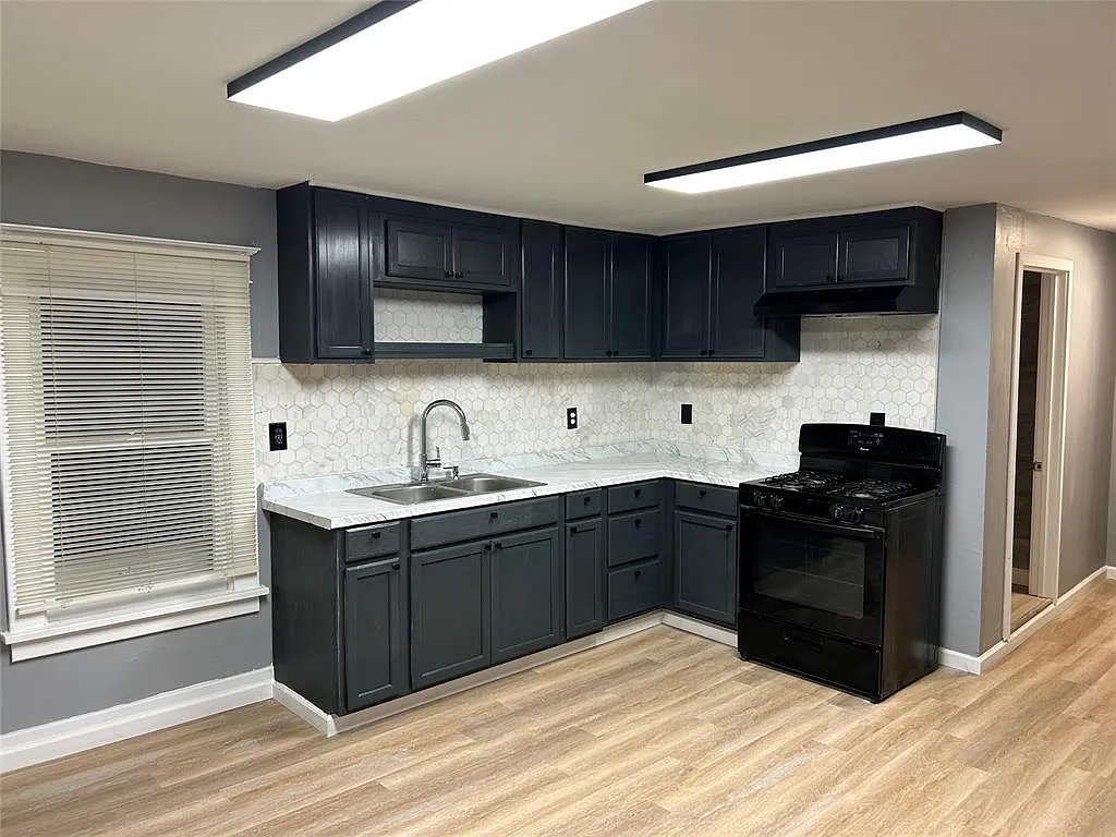 2 bed, 900 sqft, $1,000 — Photo 2