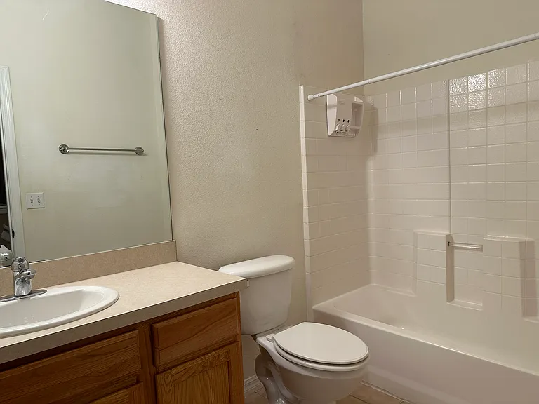 2nd Floor Full Bath
