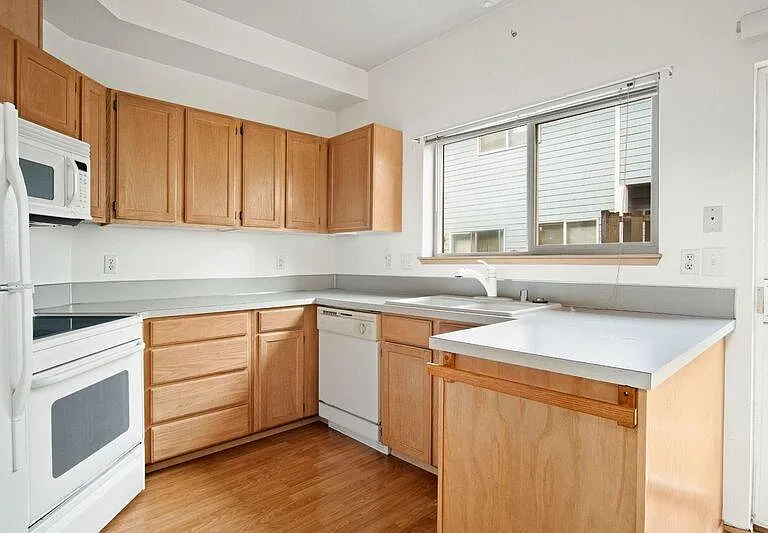 6304 Barstow Ln SE #4 — Photo 6