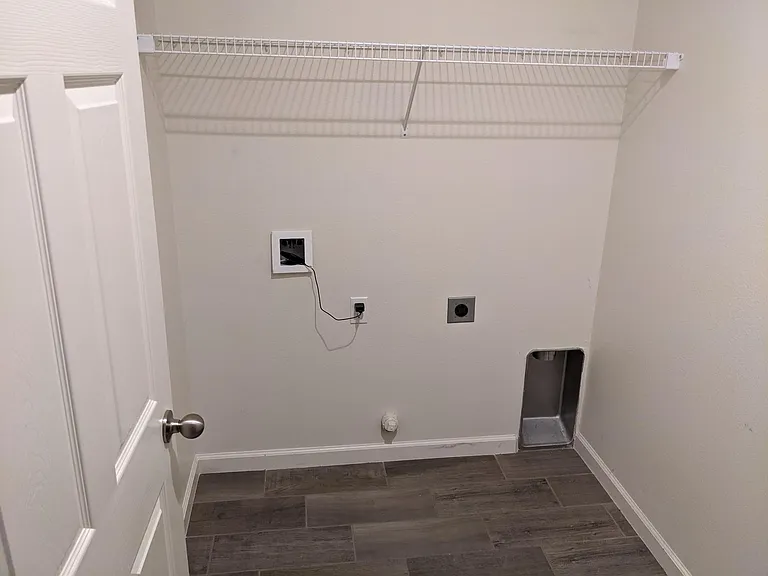 2216 Lombard Ln — Photo 20
