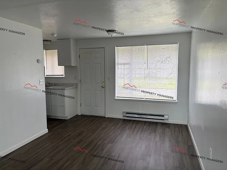 8814 Wadsworth St SW — Photo 4