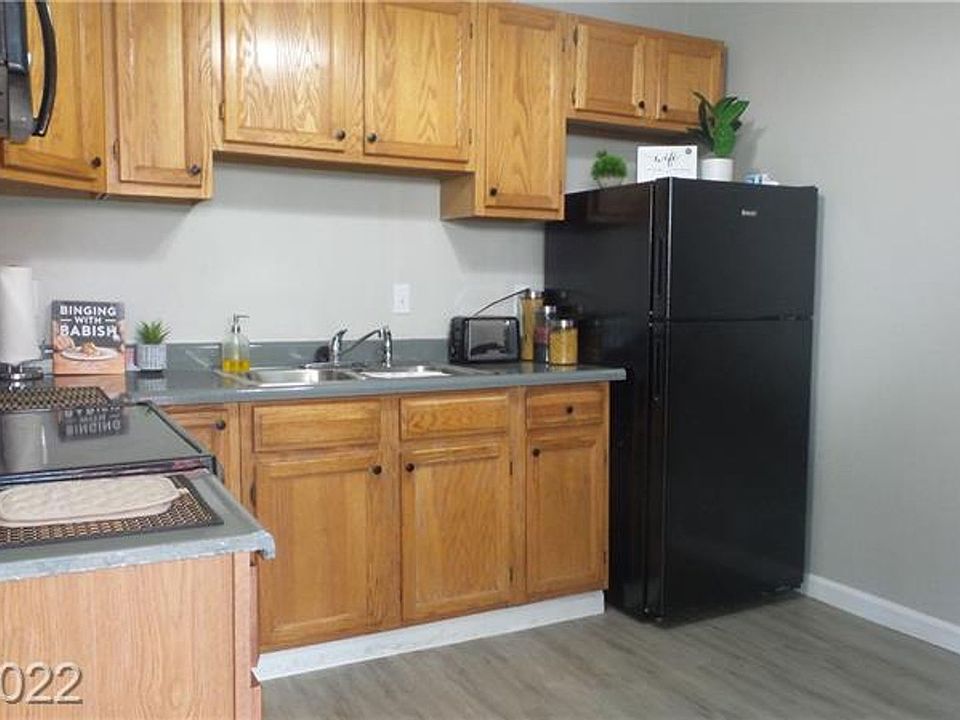 1st image of 521 N 10th St APT 1