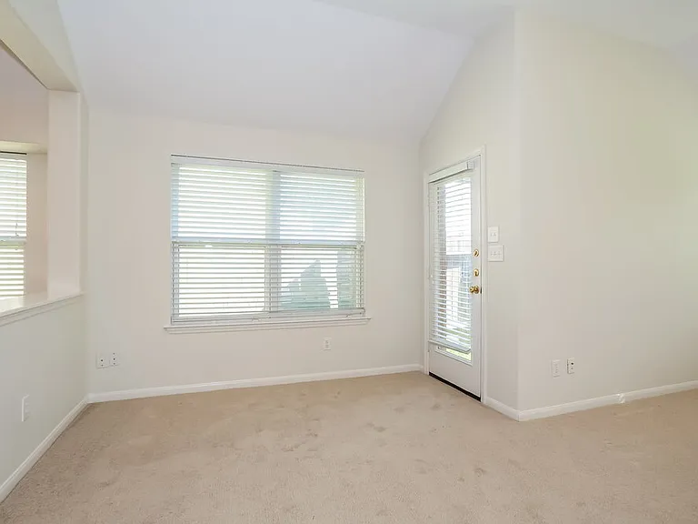 12534 Blinnwood Ln — Photo 2