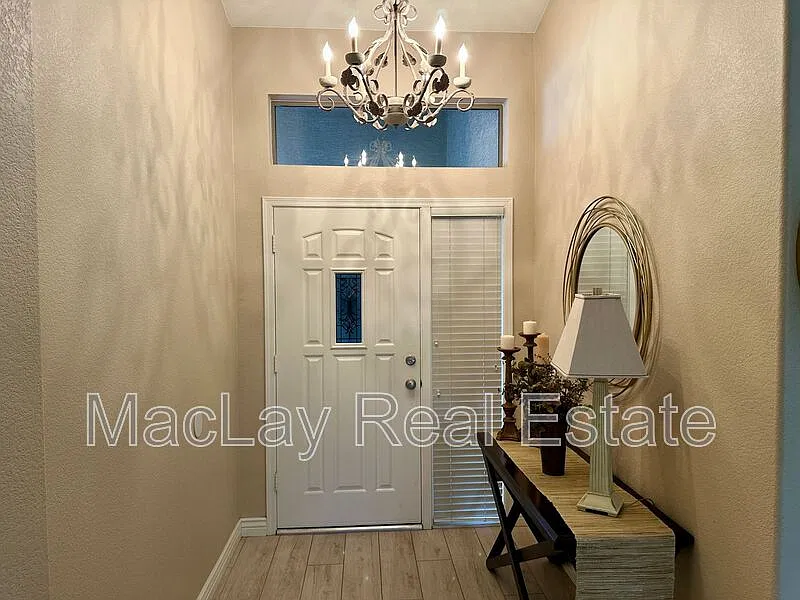 2 bed, 2.0 bath, 1500 sqft, $2,450 — Photo 4