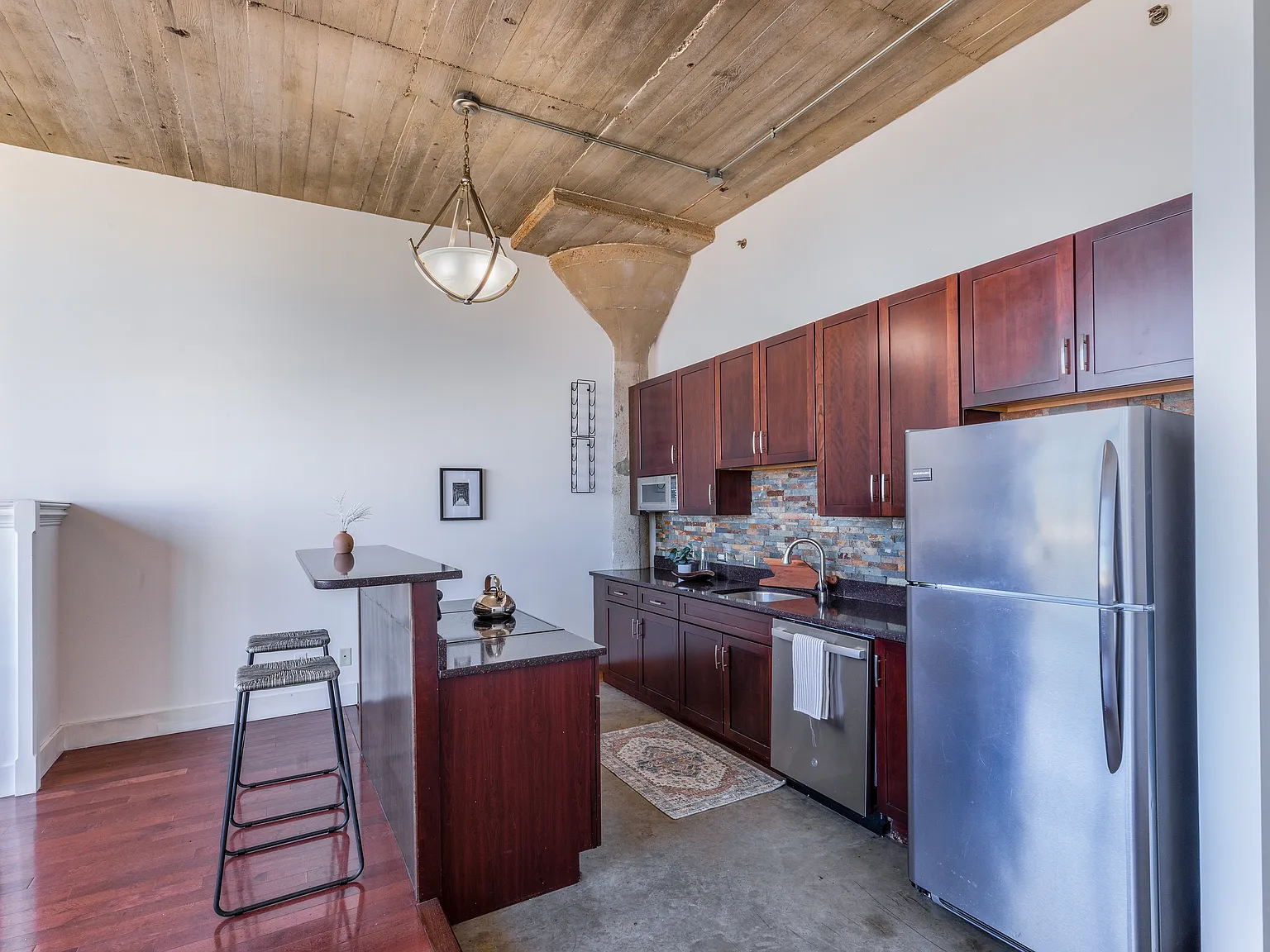 2 bed, 1350 sqft, $1,500 — Photo 1