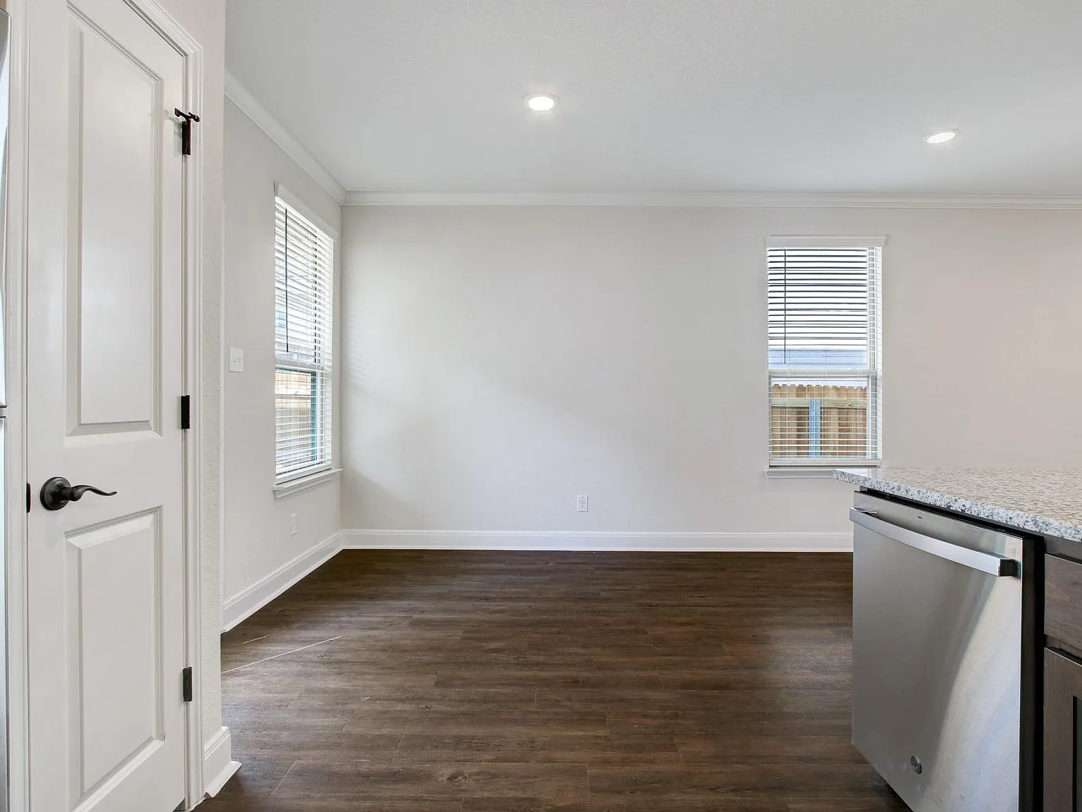 10340 Lynnwood Crk — Photo 4