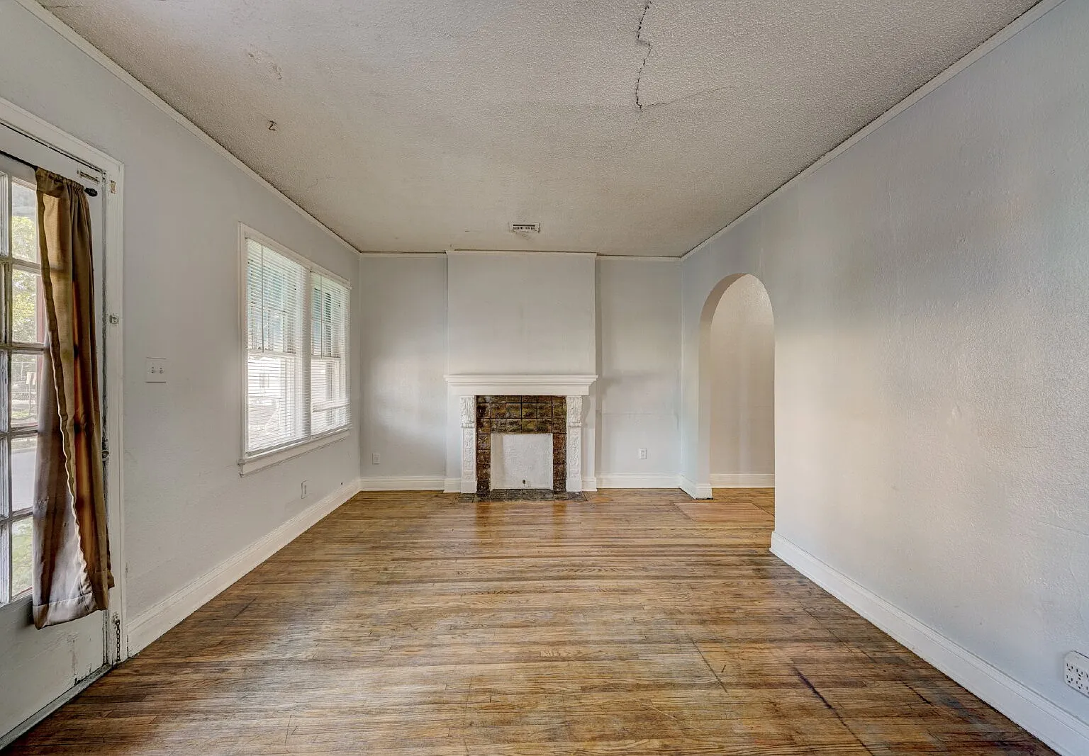 1 bed, 1.0 bath, 660 sqft, $900 — Photo 2