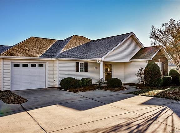 2nd image of 100 Keswick Ln