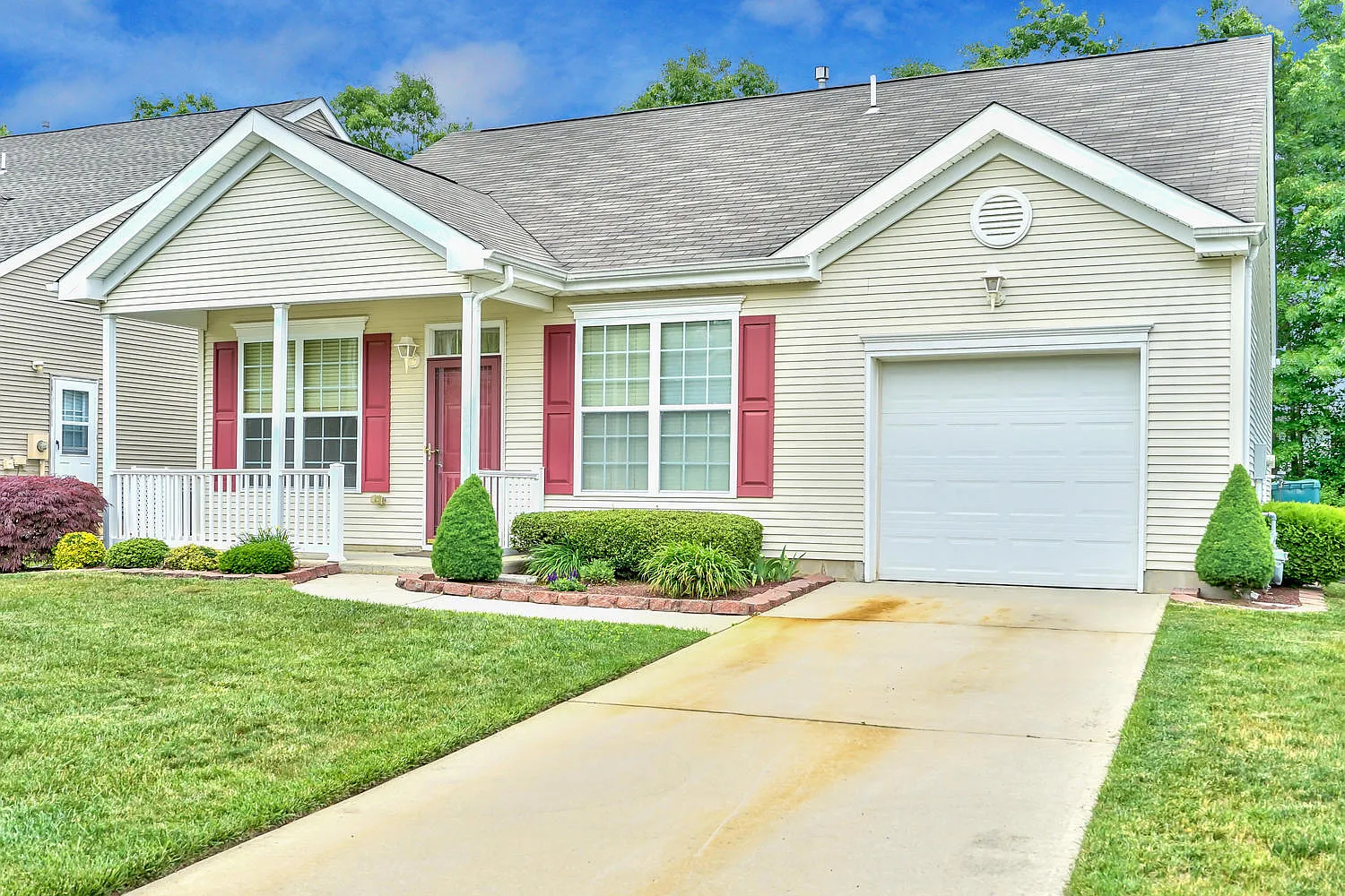 9 Lilly Dr photo 1