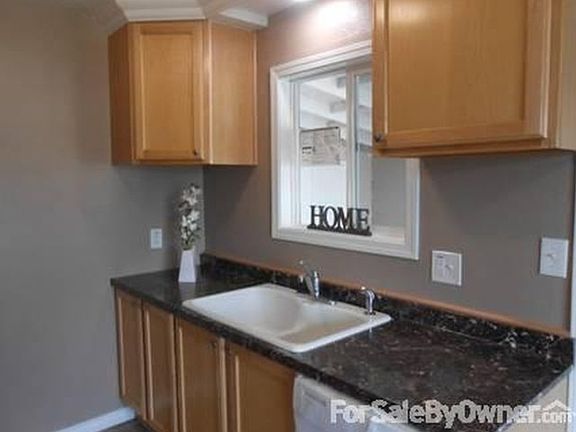5th image of 1345 Elmore Ave