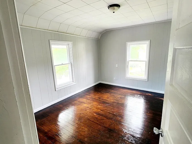 2370 Lagonda Ave — Photo 16