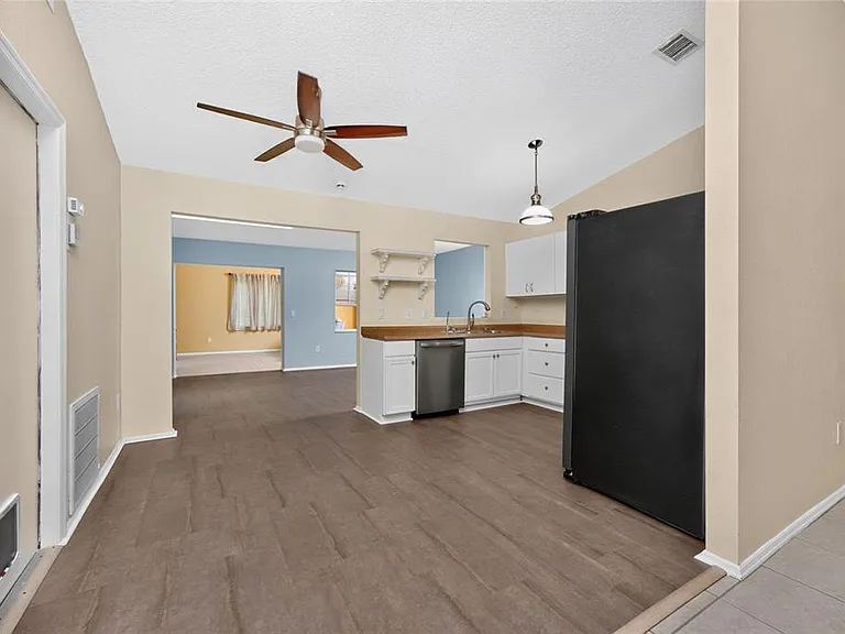 18407 Avon Ave — Photo 10