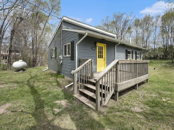 206 Earle St, Belding, MI 48809