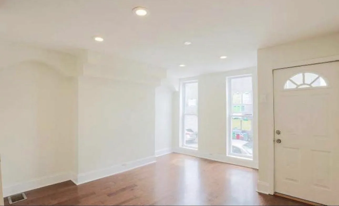 2 bed, 896 sqft, $1,650 — Photo 1