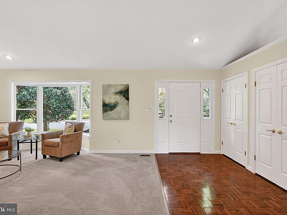 3rd image of 13821 Esworthy Rd
